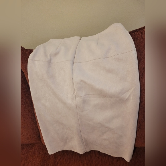 Suede pink skirt - Picture 3 of 3